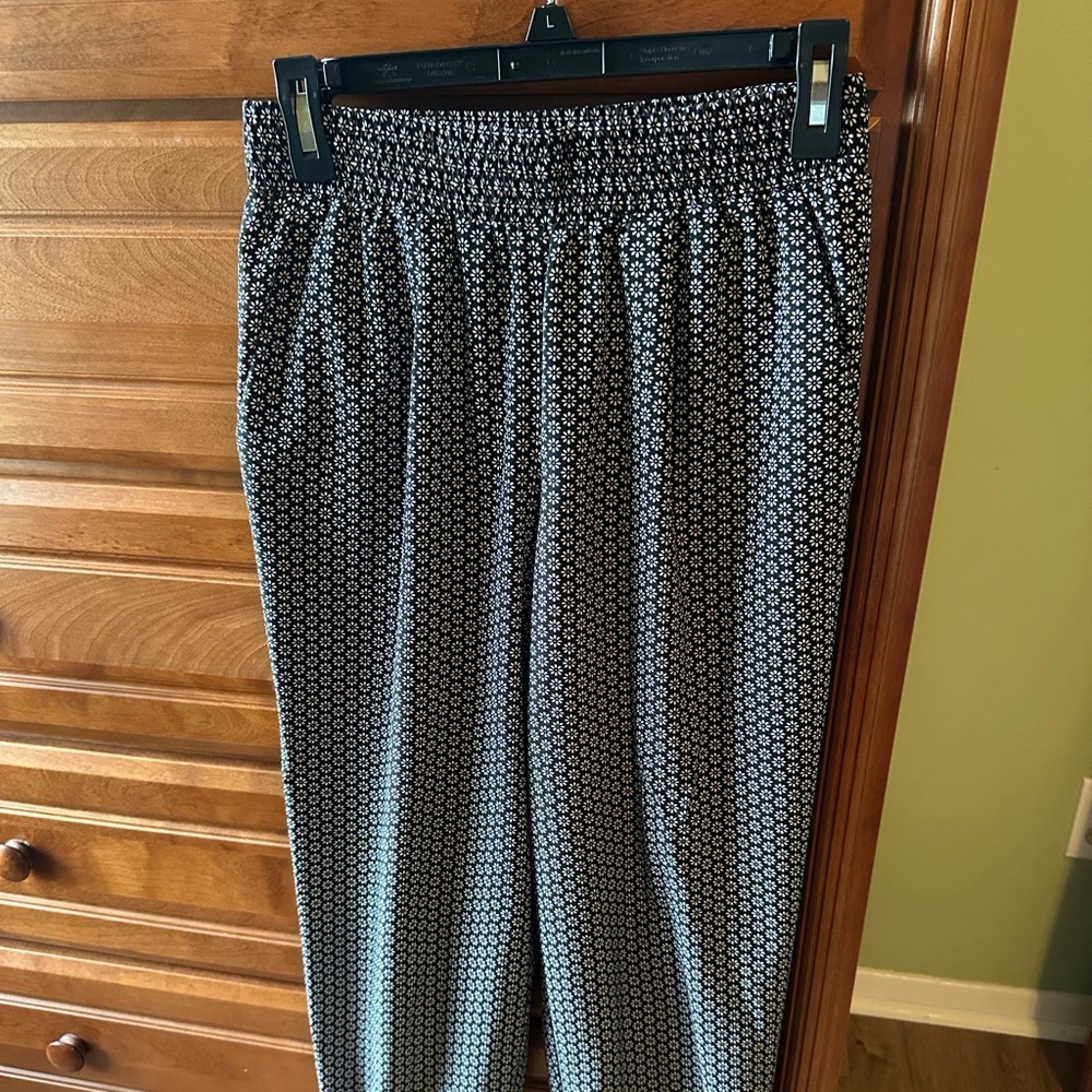 Xhilaration Cuffed Pants - Black & White Flowers